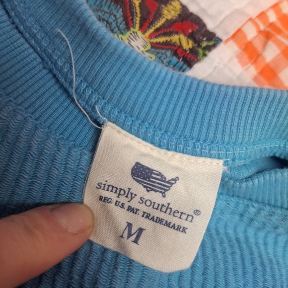 Simply Southern "BEACH VIBES" 🌊✌️ TieDye Waffle Sweatshirt - Picture 5 of 7